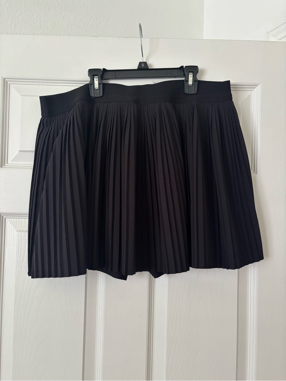 Black Pleated Athletic Skirt - Old Navy